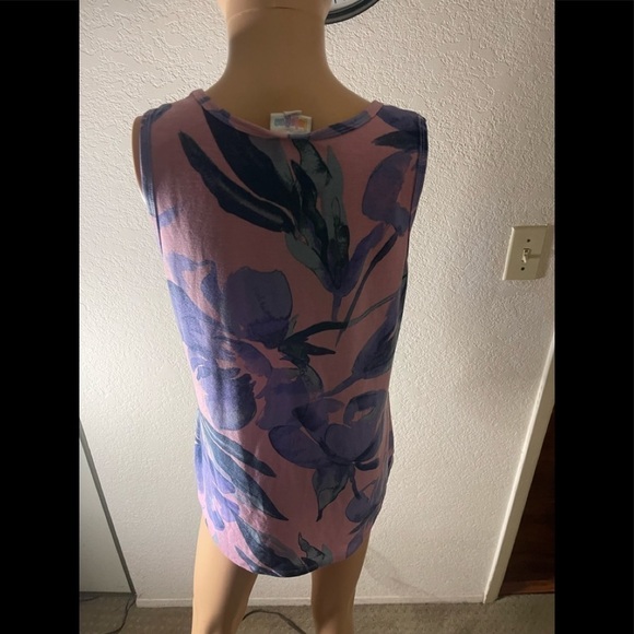 LULAROE floral top large - Picture 4 of 4
